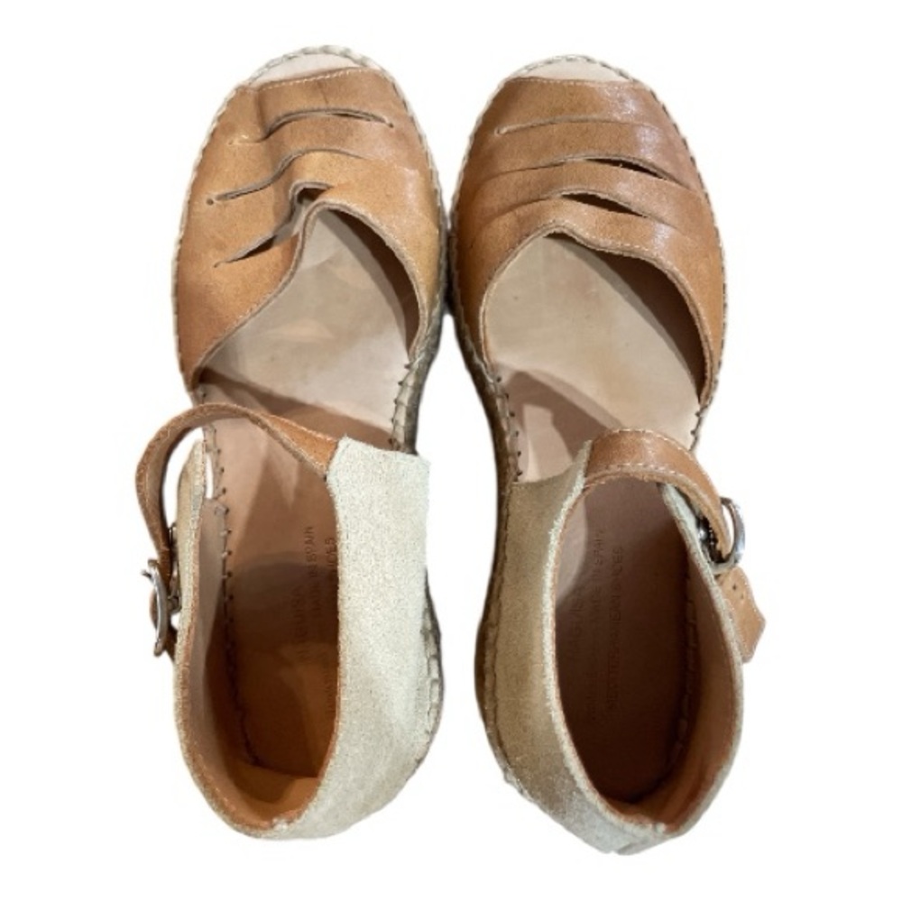 •Elegant Tan Women's Sandals - Picture 8 of 10